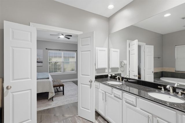 9003 Bayview Cove Drive, Houston, TX 77054