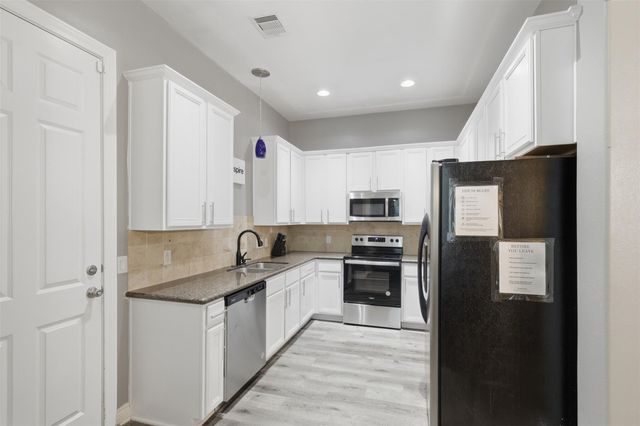 9003 Bayview Cove Drive, Houston, TX 77054