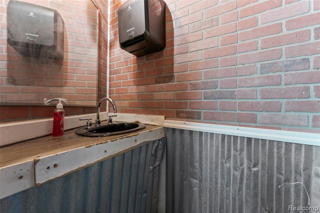 6538 Michigan Avenue, Detroit, MI 48210