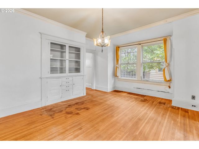 5213 N MONTANA Ave, Portland, OR 97217