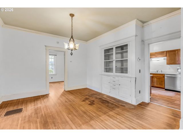 5213 N MONTANA Ave, Portland, OR 97217
