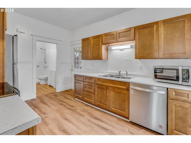 5213 N MONTANA Ave, Portland, OR 97217