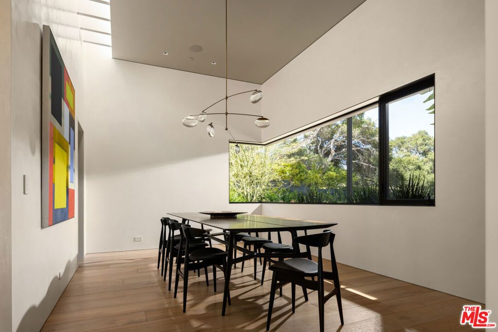 Image 12 of property listing at 1045 Via Tranquila, Santa Barbara, CA 93110