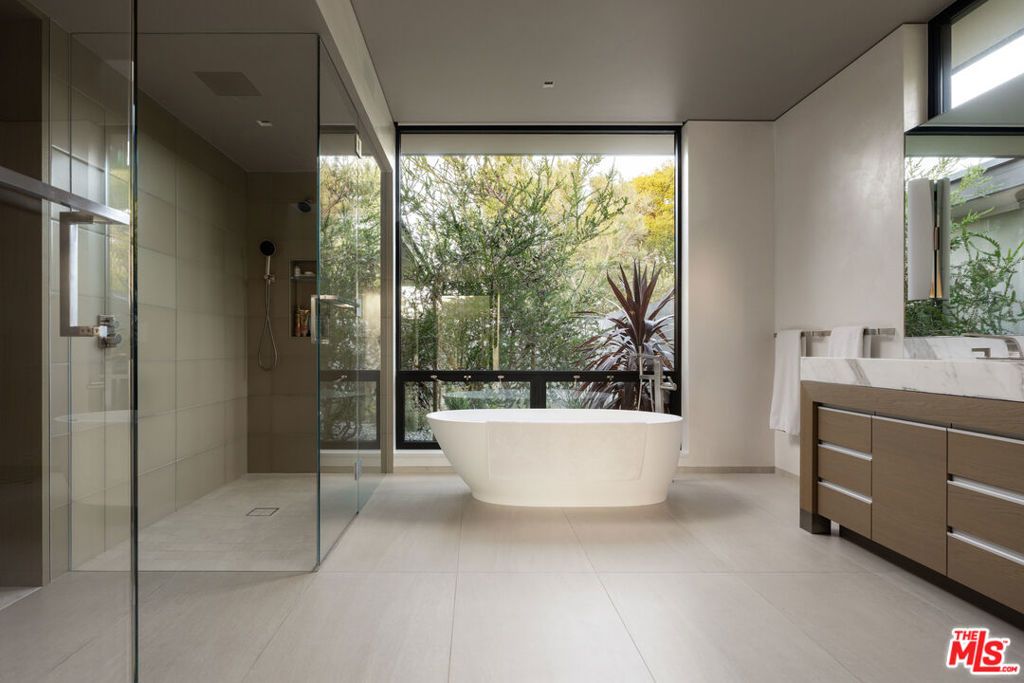 Image 15 of property listing at 1045 Via Tranquila, Santa Barbara, CA 93110