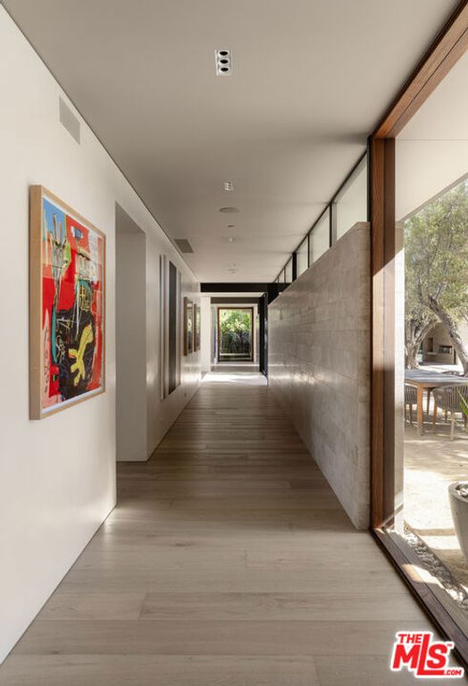 Image 17 of property listing at 1045 Via Tranquila, Santa Barbara, CA 93110
