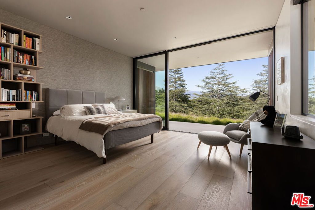 Image 20 of property listing at 1045 Via Tranquila, Santa Barbara, CA 93110
