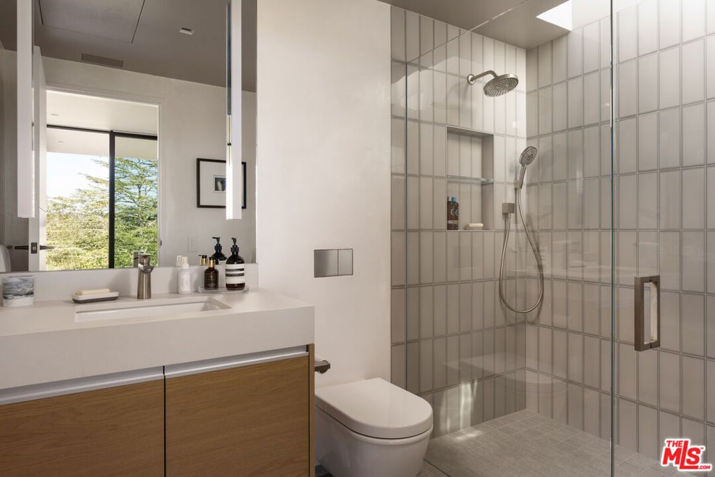 Image 24 of property listing at 1045 Via Tranquila, Santa Barbara, CA 93110
