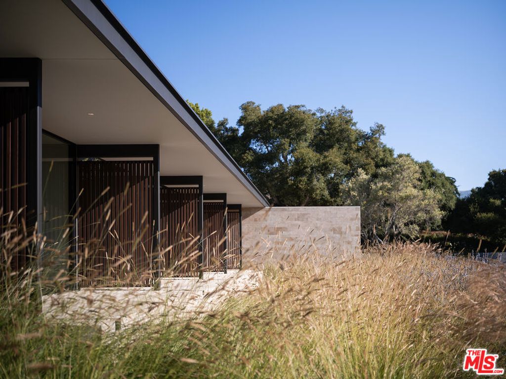 Image 25 of property listing at 1045 Via Tranquila, Santa Barbara, CA 93110