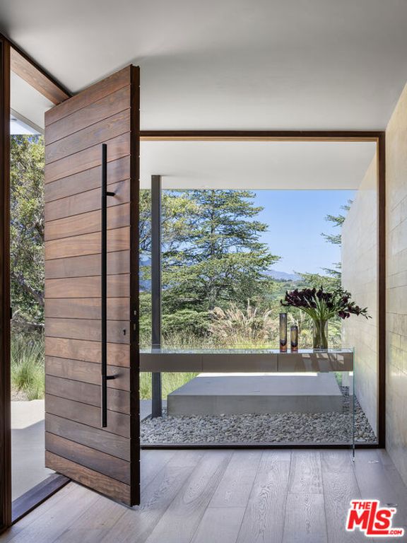 Image 3 of property listing at 1045 Via Tranquila, Santa Barbara, CA 93110