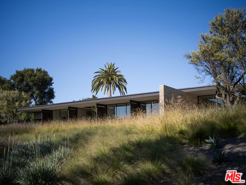 Image 30 of property listing at 1045 Via Tranquila, Santa Barbara, CA 93110