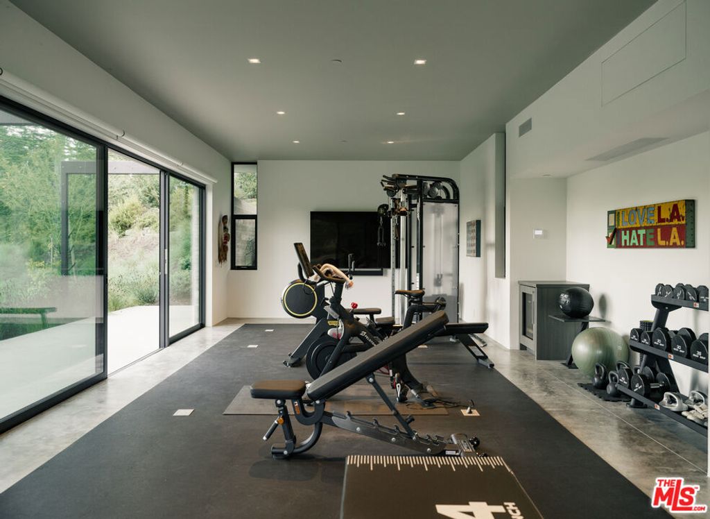 Image 32 of property listing at 1045 Via Tranquila, Santa Barbara, CA 93110