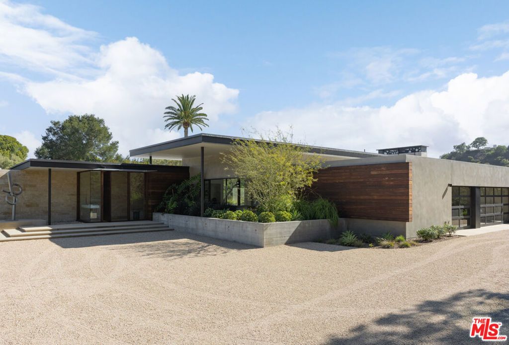 Image 35 of property listing at 1045 Via Tranquila, Santa Barbara, CA 93110