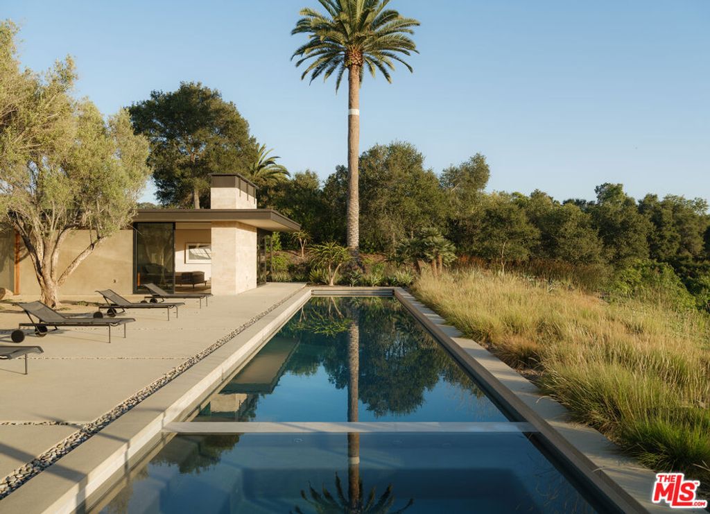 Image 7 of property listing at 1045 Via Tranquila, Santa Barbara, CA 93110