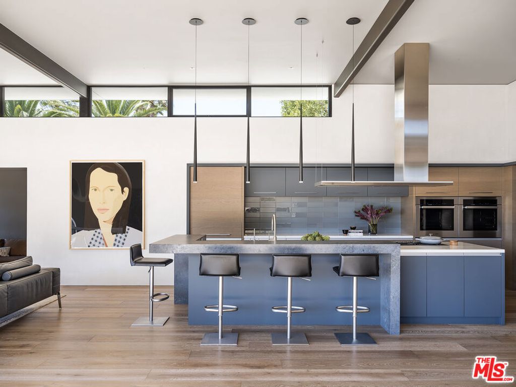 Image 8 of property listing at 1045 Via Tranquila, Santa Barbara, CA 93110