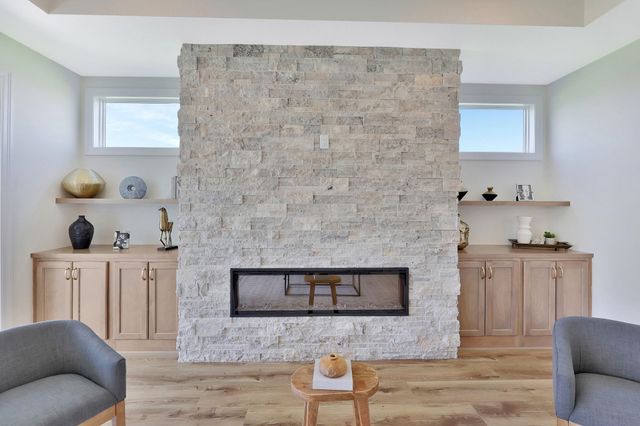 826 N Speyside Cir, Andover, KS 67002