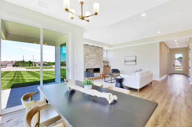 826 N Speyside Cir, Andover, KS 67002