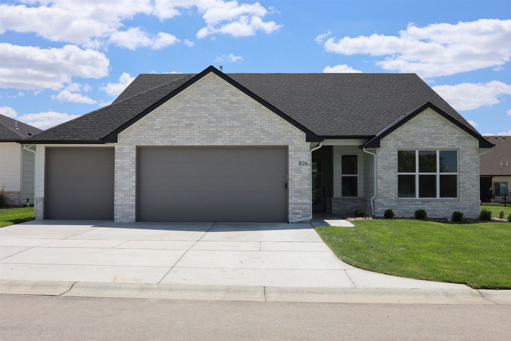826 N Speyside Cir, Andover, KS 67002
