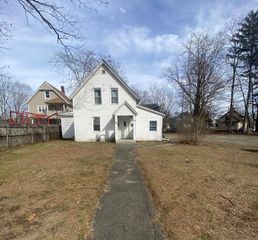 123 Pine St, Springfield, MA 01105