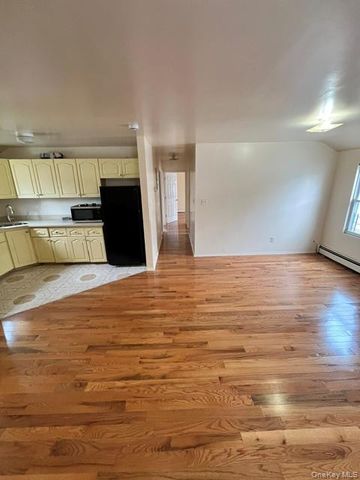 24509 148th Road 2, Rosedale, NY 11422