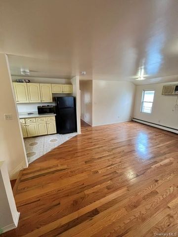 24509 148th Road 2, Rosedale, NY 11422