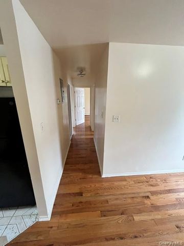 24509 148th Road 2, Rosedale, NY 11422