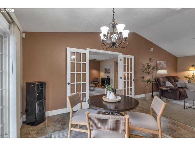 1393 Sw ALEXANDER Dr, Dallas, OR 97338