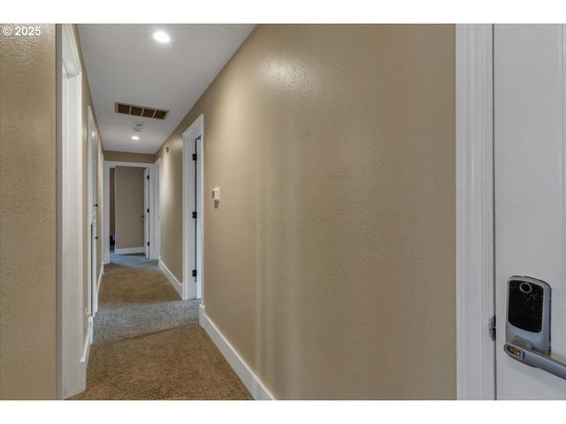 1393 Sw ALEXANDER Dr, Dallas, OR 97338