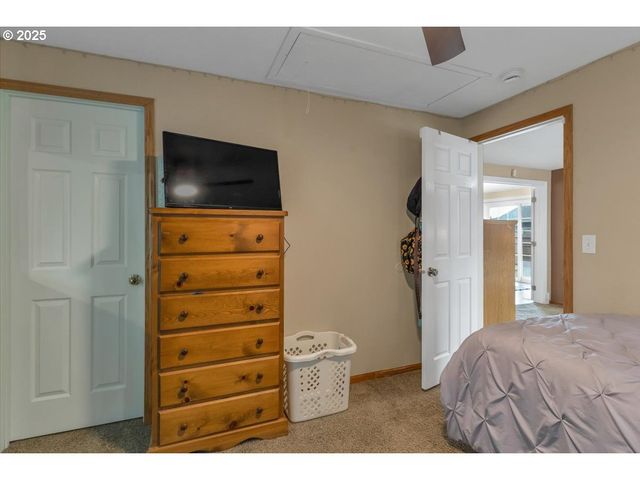 1393 Sw ALEXANDER Dr, Dallas, OR 97338