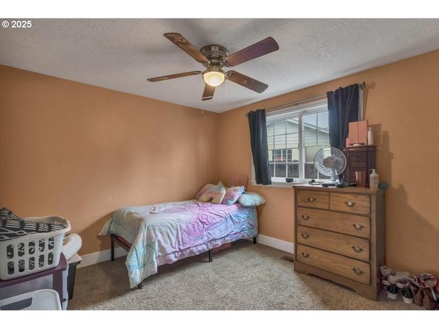 1393 Sw ALEXANDER Dr, Dallas, OR 97338