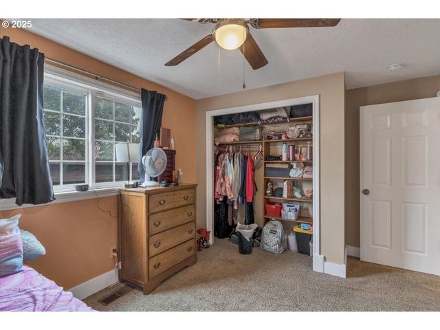 1393 Sw ALEXANDER Dr, Dallas, OR 97338