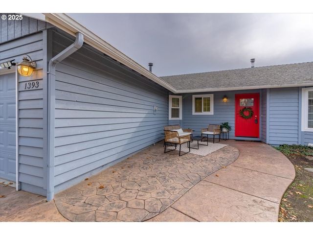 1393 Sw ALEXANDER Dr, Dallas, OR 97338