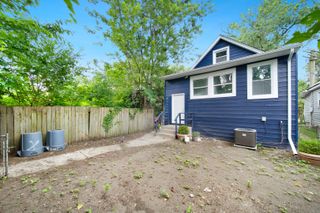 7652 1/2 S Coles Avenue, Chicago, IL 60649