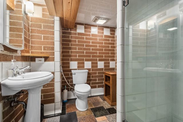 6020 N Landers Avenue, Chicago, IL 60646