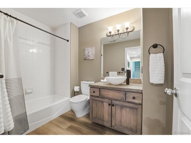 1952 Amethyst Dr, Longmont, CO 80504