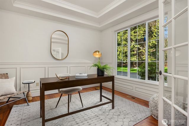 8997 Springwood Avenue NE, Bainbridge Island, WA 98110