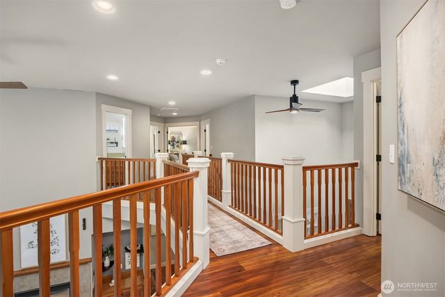 8997 Springwood Avenue NE, Bainbridge Island, WA 98110