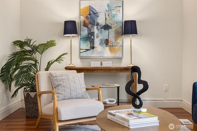 8997 Springwood Avenue NE, Bainbridge Island, WA 98110