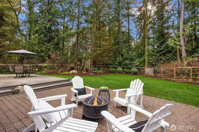8997 Springwood Avenue NE, Bainbridge Island, WA 98110