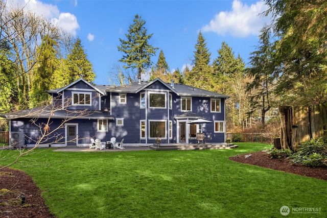 8997 Springwood Avenue NE, Bainbridge Island, WA 98110
