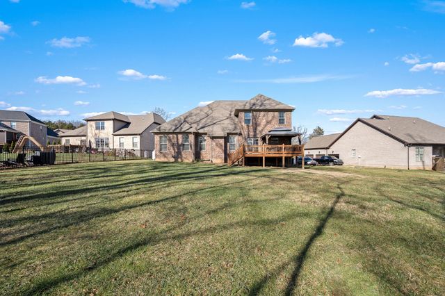 120 Watermill Ln, Lebanon, TN 37087