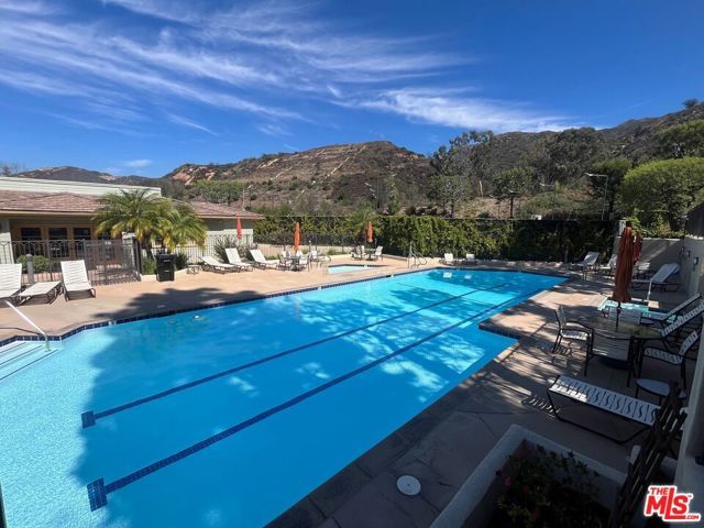 17241 Avenida De La Herradura, Pacific Palisades (los Angeles), CA 90272