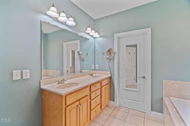 5628 Voorhees Lane, Holly Springs, NC 27540