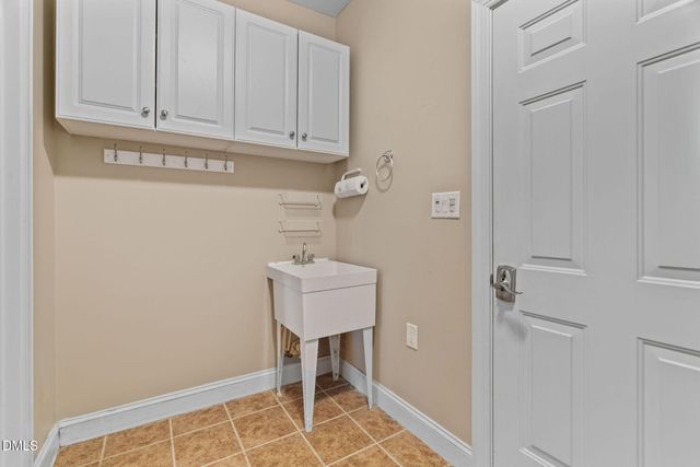 5628 Voorhees Lane, Holly Springs, NC 27540