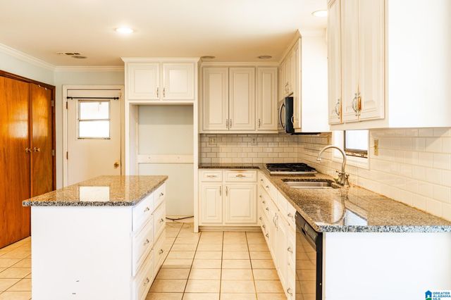 390 COUNTY ROAD 423, Clanton, AL 35045