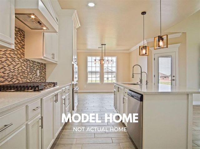 1154 Wolf Creek Drive, Blanchard, OK 73010