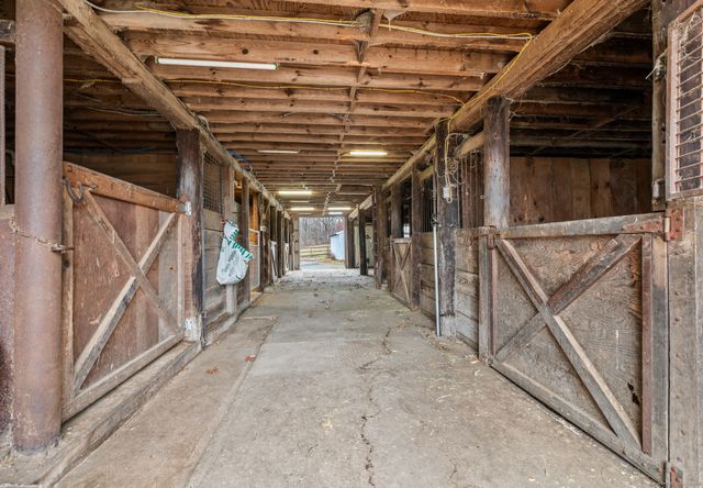 61 Pope Road, Oxford, CT 06478