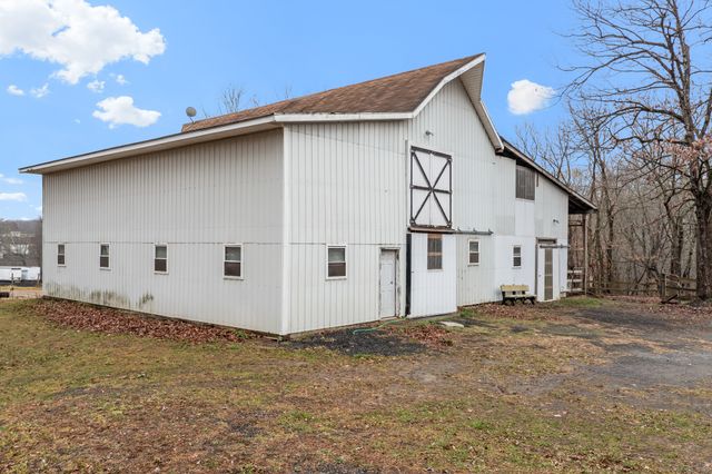 61 Pope Road, Oxford, CT 06478