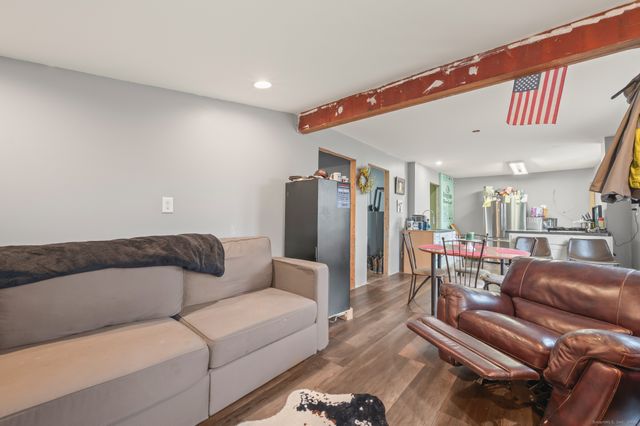 61 Pope Road, Oxford, CT 06478