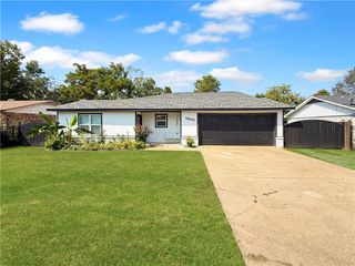 1810 S E Street, Rogers, AR 72756