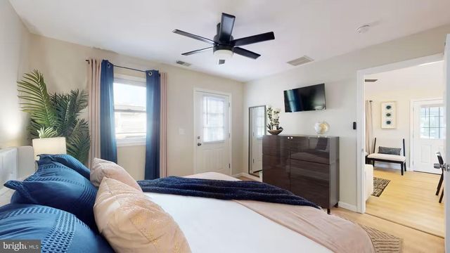 5233 BREEZY POINT RD, Chesapeake Beach, MD 20732